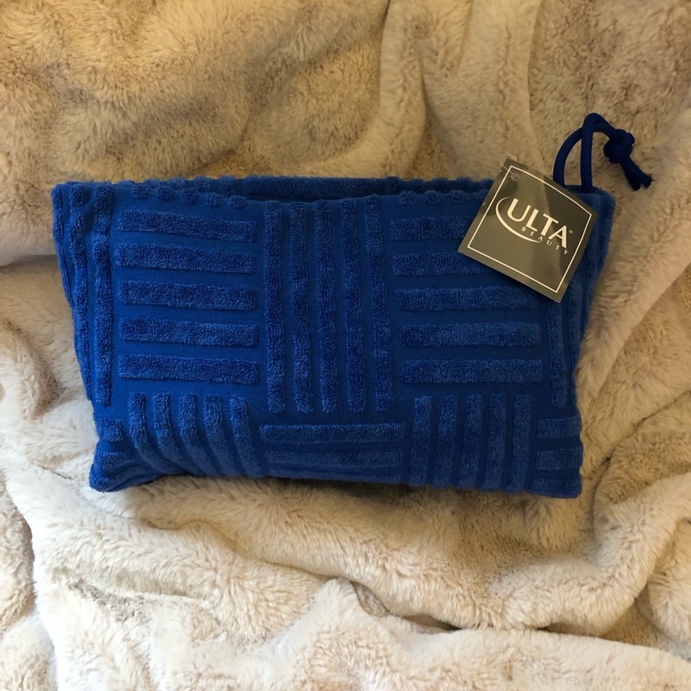 Ulta NWT cosmetic bag with samples